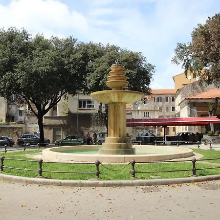Dante Square - Centre * Pula
